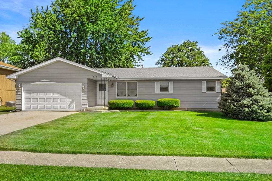 Property photo for 617 Hauert Street, Peotone, IL