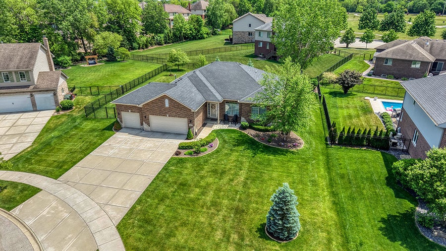 Property photo for 12427 Pemrose Court, Mokena, IL