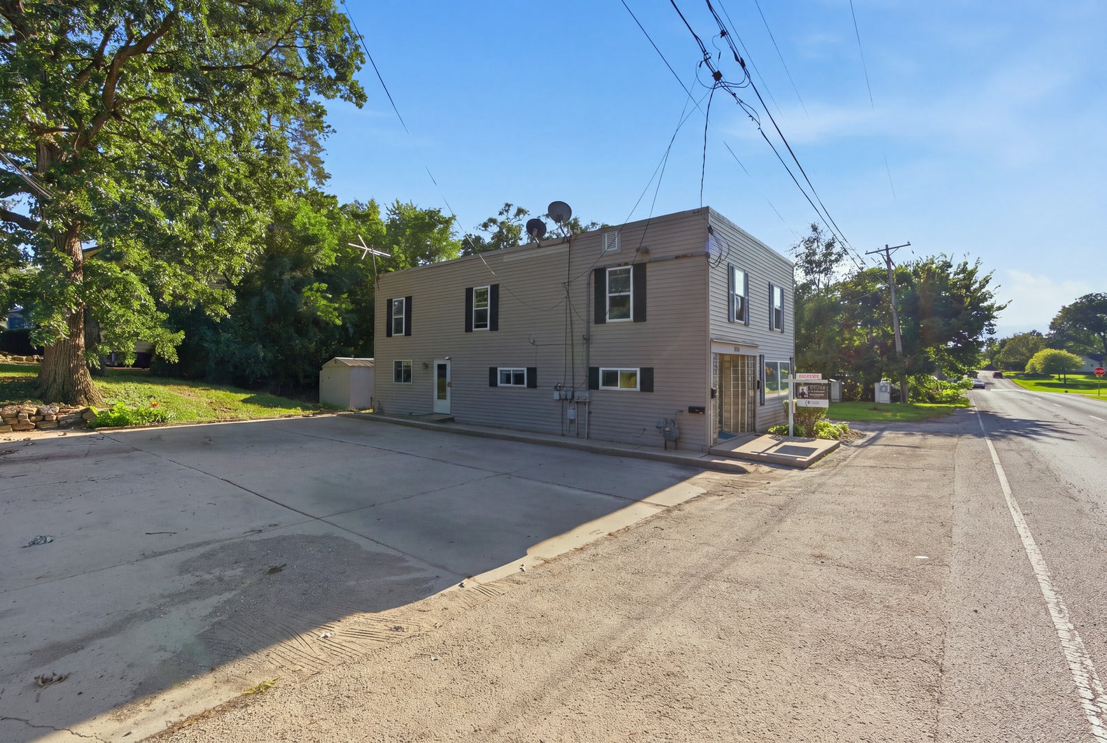 769 Parker Avenue, Aurora, IL 60505 769 Parker Avenue, Aurora, IL 60505