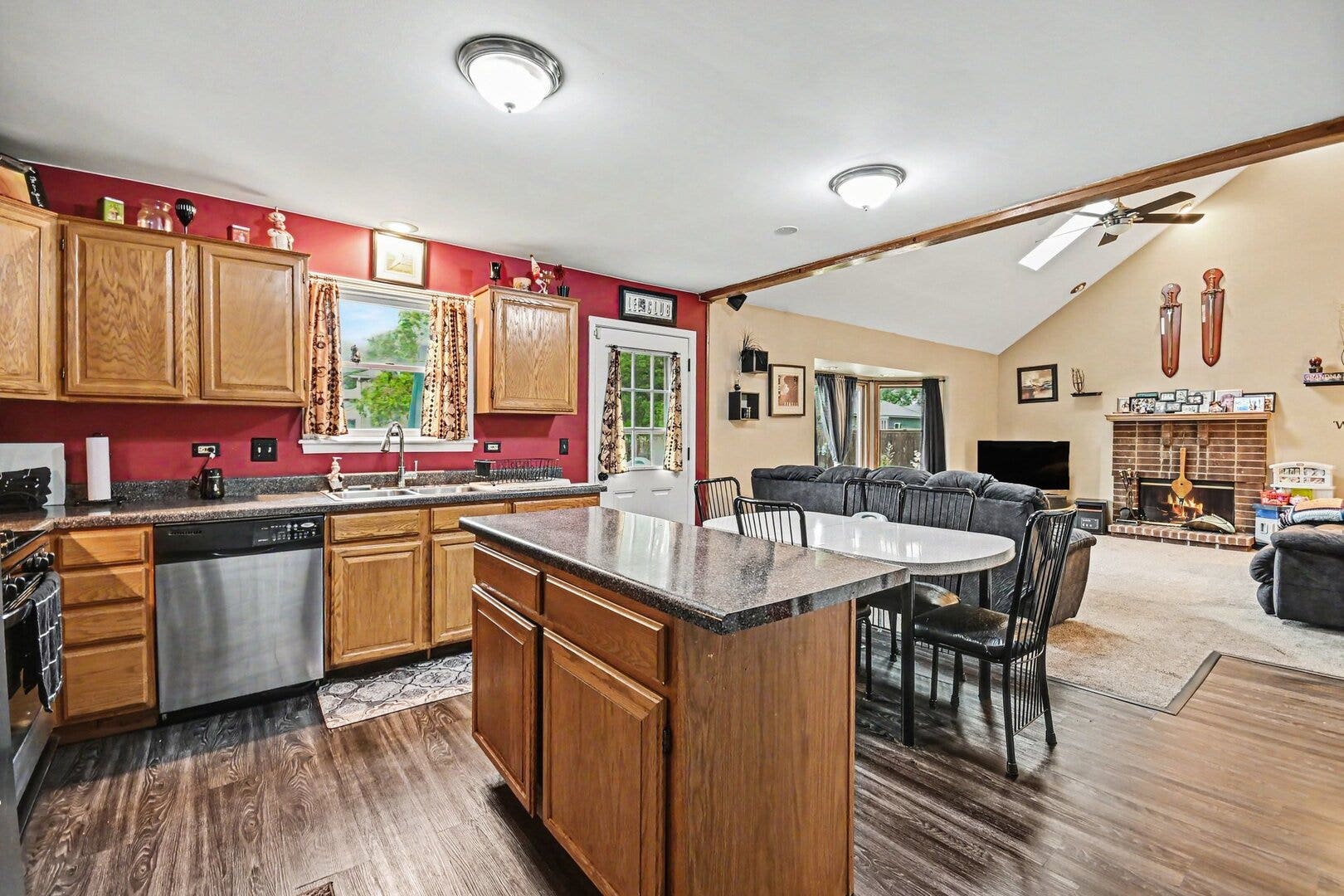 109 S Canyon Drive, Bolingbrook, IL 60490