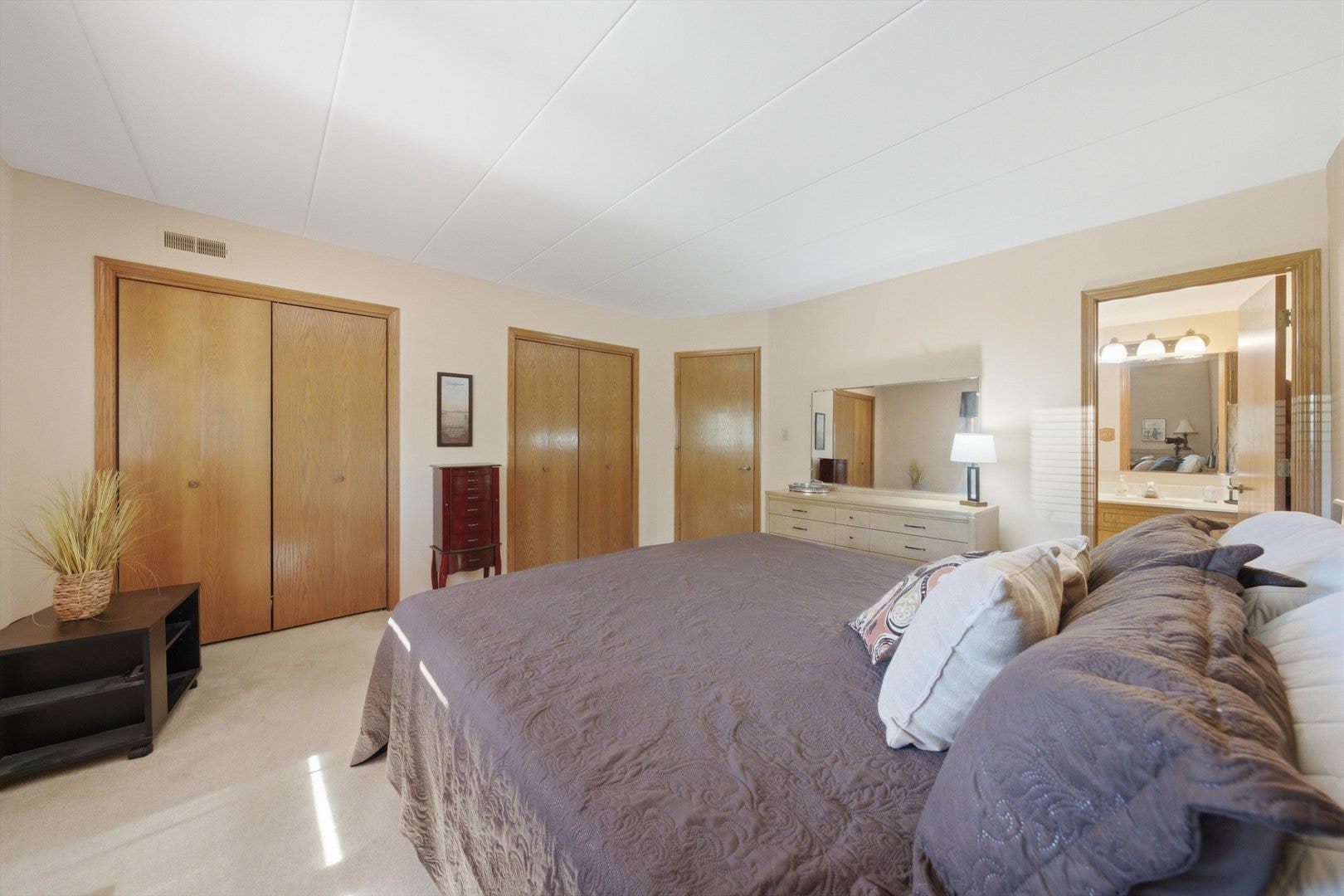 15712 OLD ORCHARD Court, #1S, Orland Park, IL 60462 15712 OLD ORCHARD Court, #1S, Orland Park, IL 60462