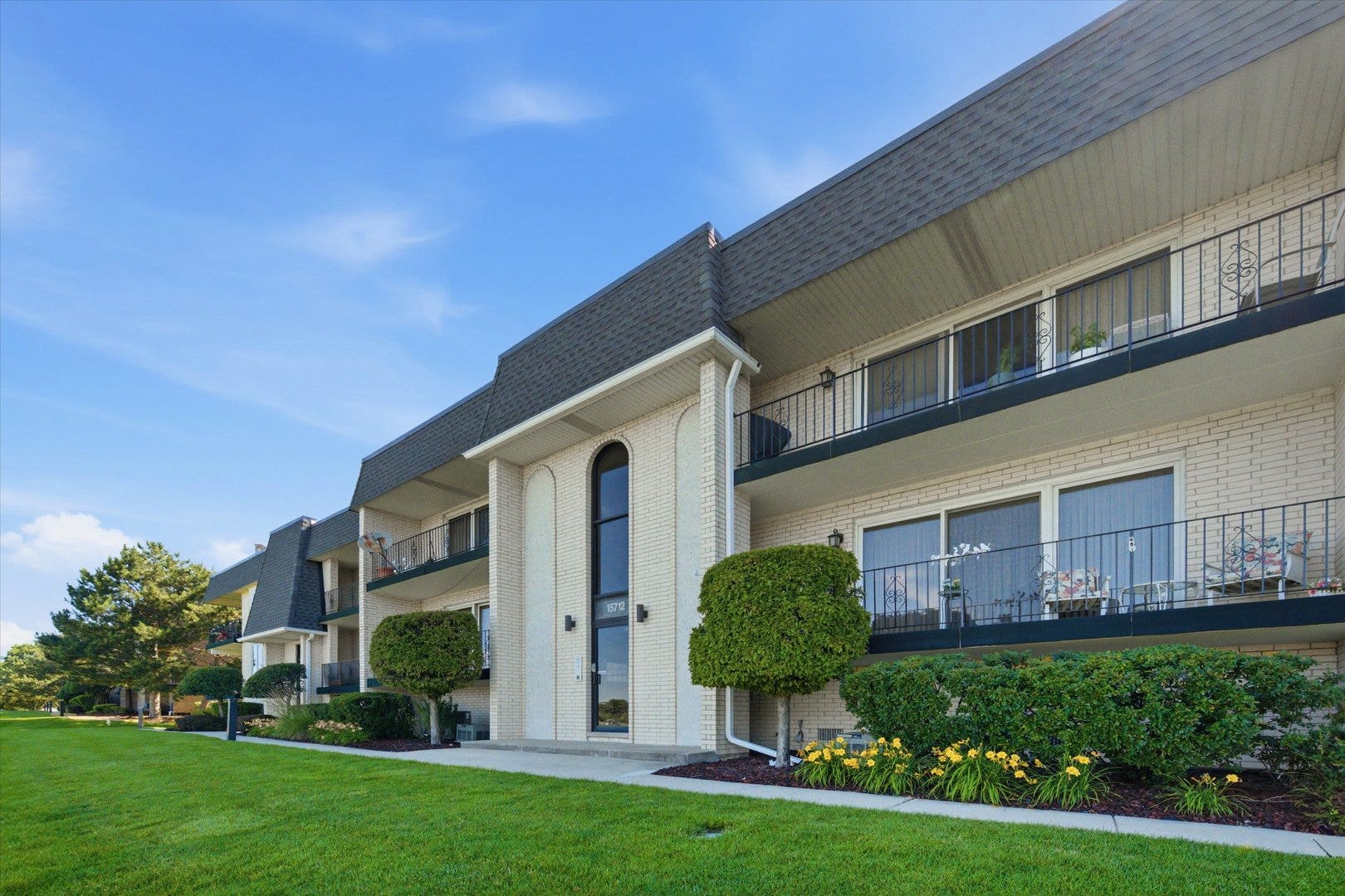 15712 OLD ORCHARD Court, #1S, Orland Park, IL 60462 15712 OLD ORCHARD Court, #1S, Orland Park, IL 60462