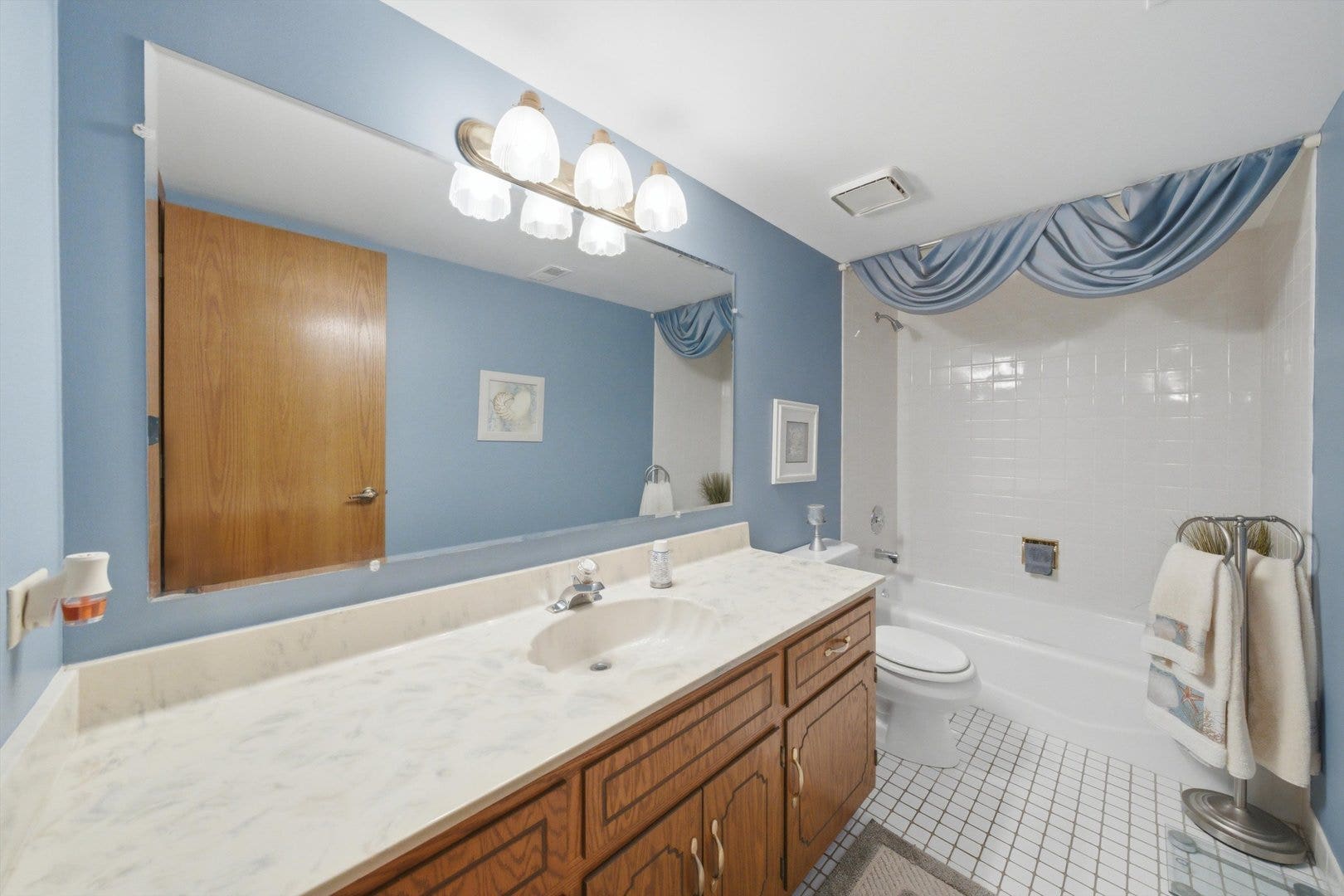 15712 OLD ORCHARD Court, #1S, Orland Park, IL 60462 15712 OLD ORCHARD Court, #1S, Orland Park, IL 60462