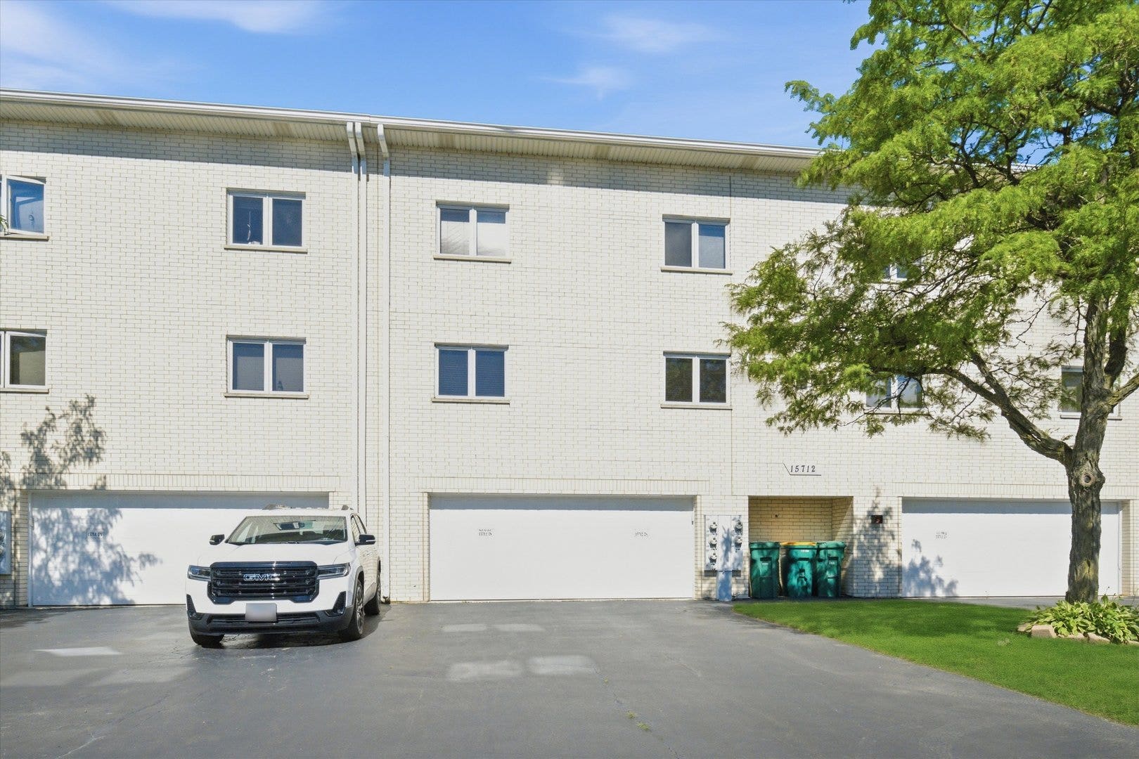 15712 OLD ORCHARD Court, #1S, Orland Park, IL 60462 15712 OLD ORCHARD Court, #1S, Orland Park, IL 60462