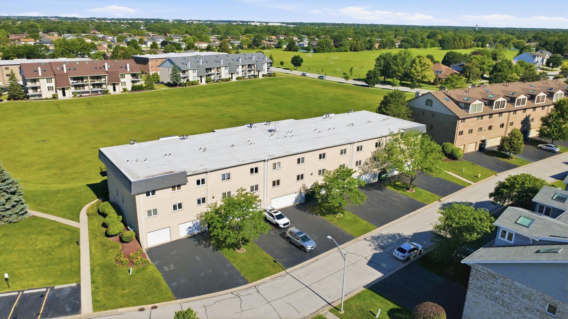 15712 OLD ORCHARD Court, #1S, Orland Park, IL 60462 15712 OLD ORCHARD Court, #1S, Orland Park, IL 60462