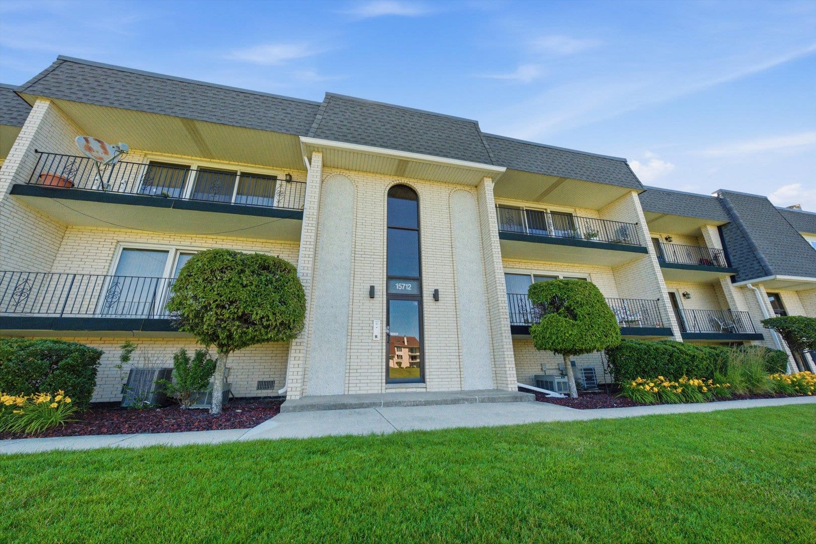 15712 OLD ORCHARD Court, #1S, Orland Park, IL 60462 15712 OLD ORCHARD Court, #1S, Orland Park, IL 60462