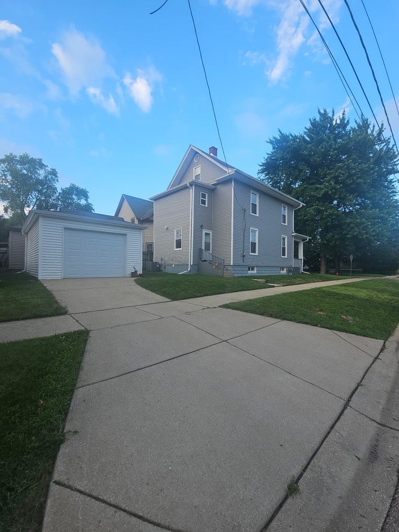 583 S Lasalle Avenue, Aurora, IL 60505 583 S Lasalle Avenue, Aurora, IL 60505