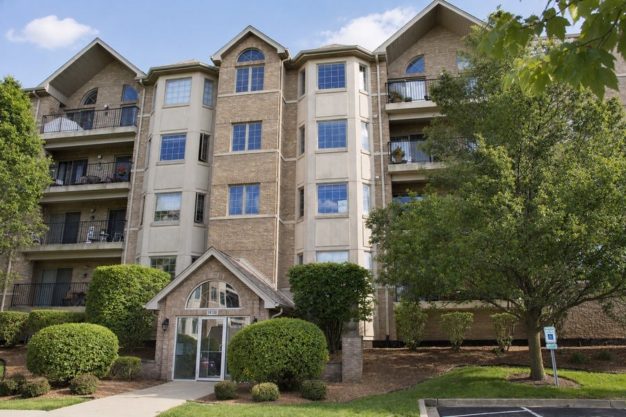 Property photo for 14130 Sheffield Drive, #303, Homer Glen, IL