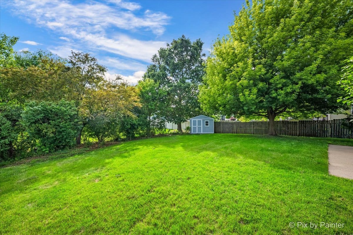 1755 Mission Hills Drive, Elgin, IL 60123 1755 Mission Hills Drive, Elgin, IL 60123
