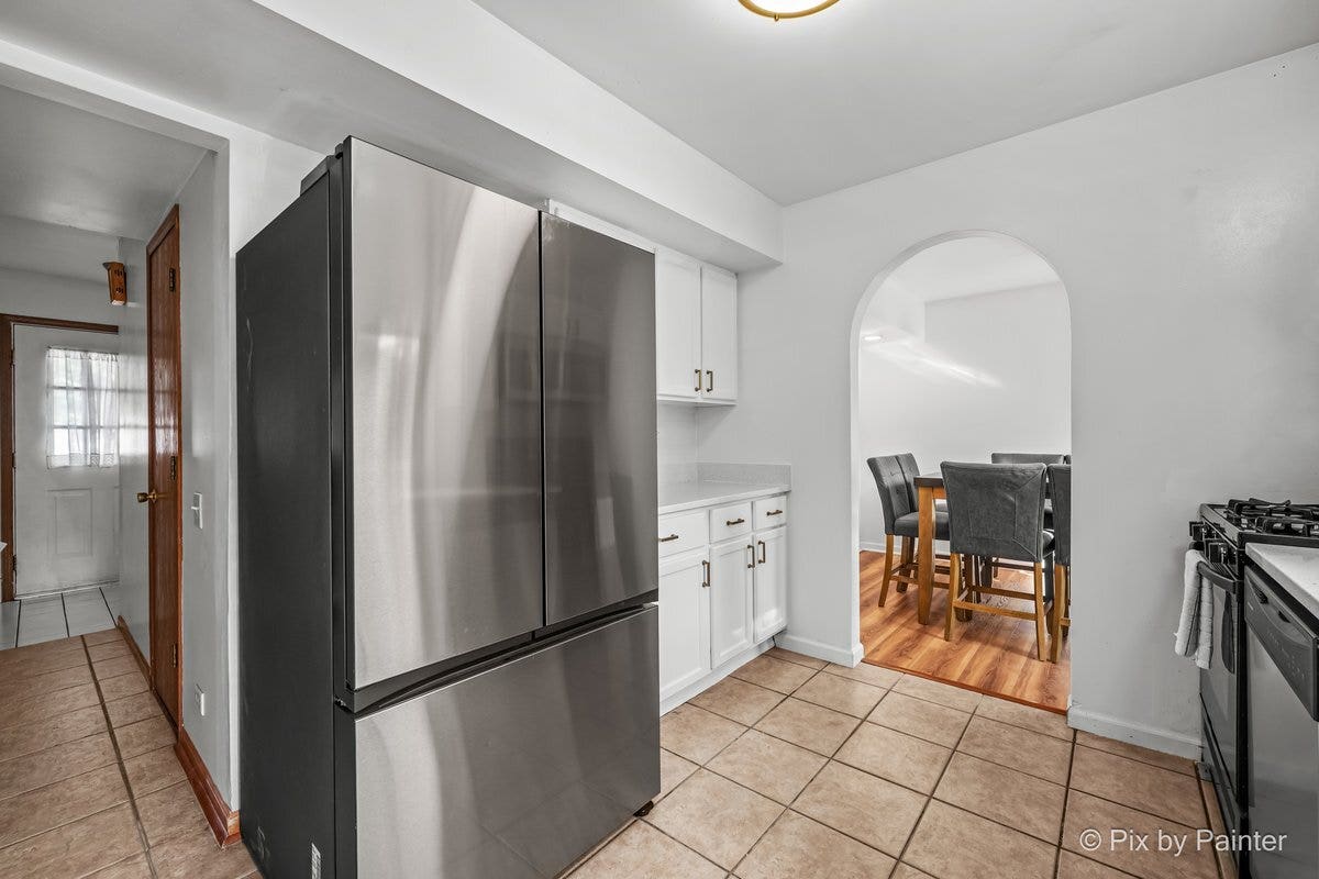 1755 Mission Hills Drive, Elgin, IL 60123 1755 Mission Hills Drive, Elgin, IL 60123