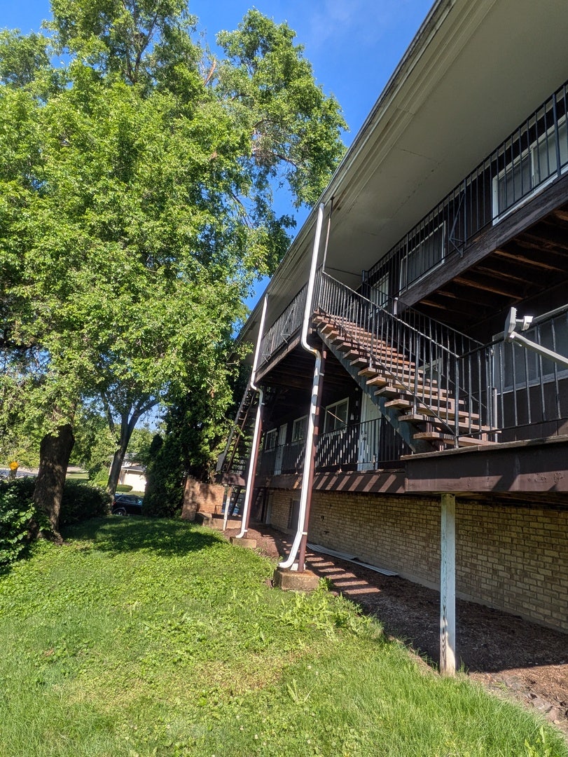 75 N Lyle Avenue, Elgin, IL 60123 75 N Lyle Avenue, Elgin, IL 60123