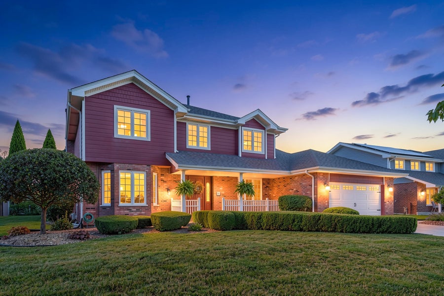 Property photo for 8462 Meadows Edge Trail, Tinley Park, IL