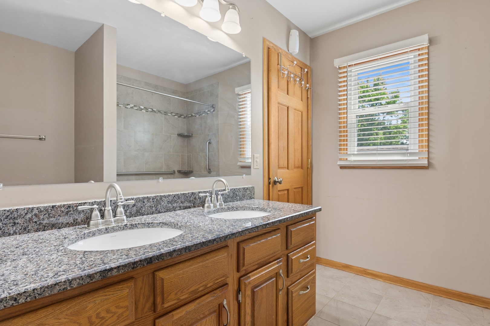 604 Shenandoah Trail, Elgin, IL 60123 604 Shenandoah Trail, Elgin, IL 60123