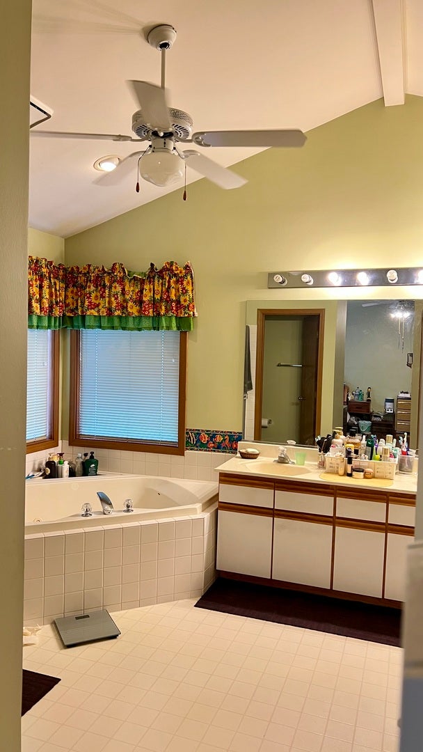 2460 Otter Creek Lane, Elgin, IL 60123 2460 Otter Creek Lane, Elgin, IL 60123