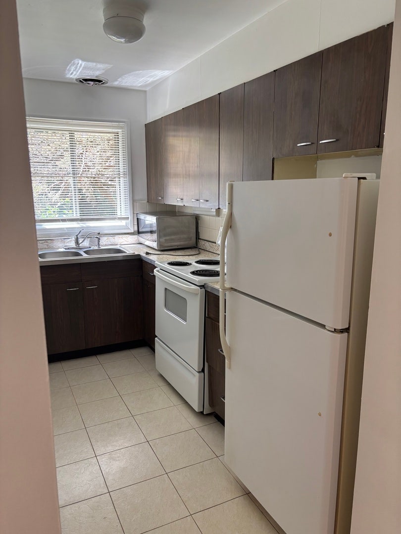 435 Burlington Avenue, #4, Downers Grove, IL 60515