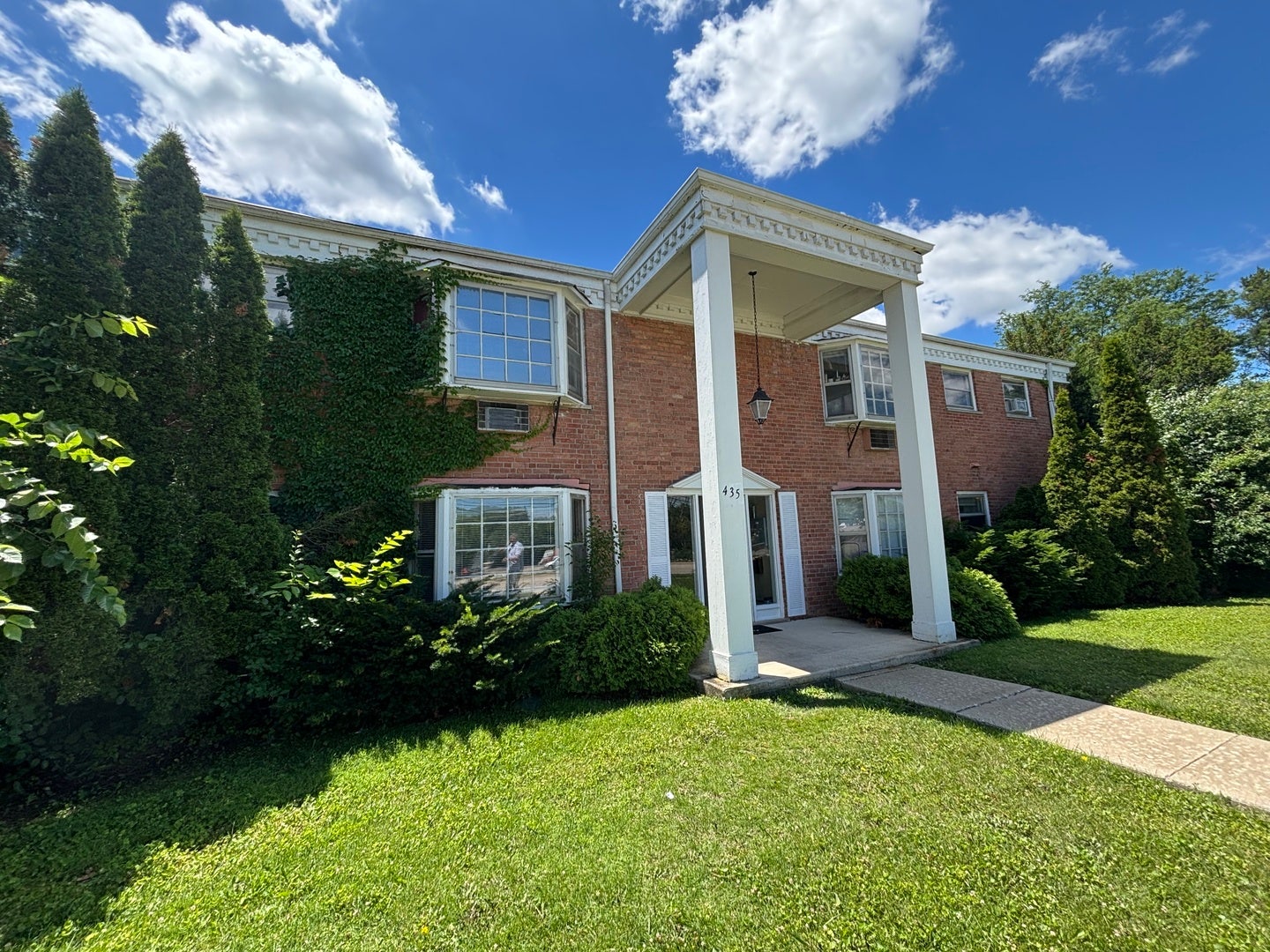 435 Burlington Avenue, #4, Downers Grove, IL 60515