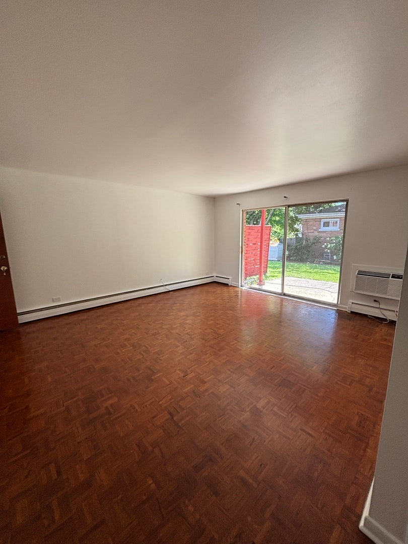 435 Burlington Avenue, #4, Downers Grove, IL 60515