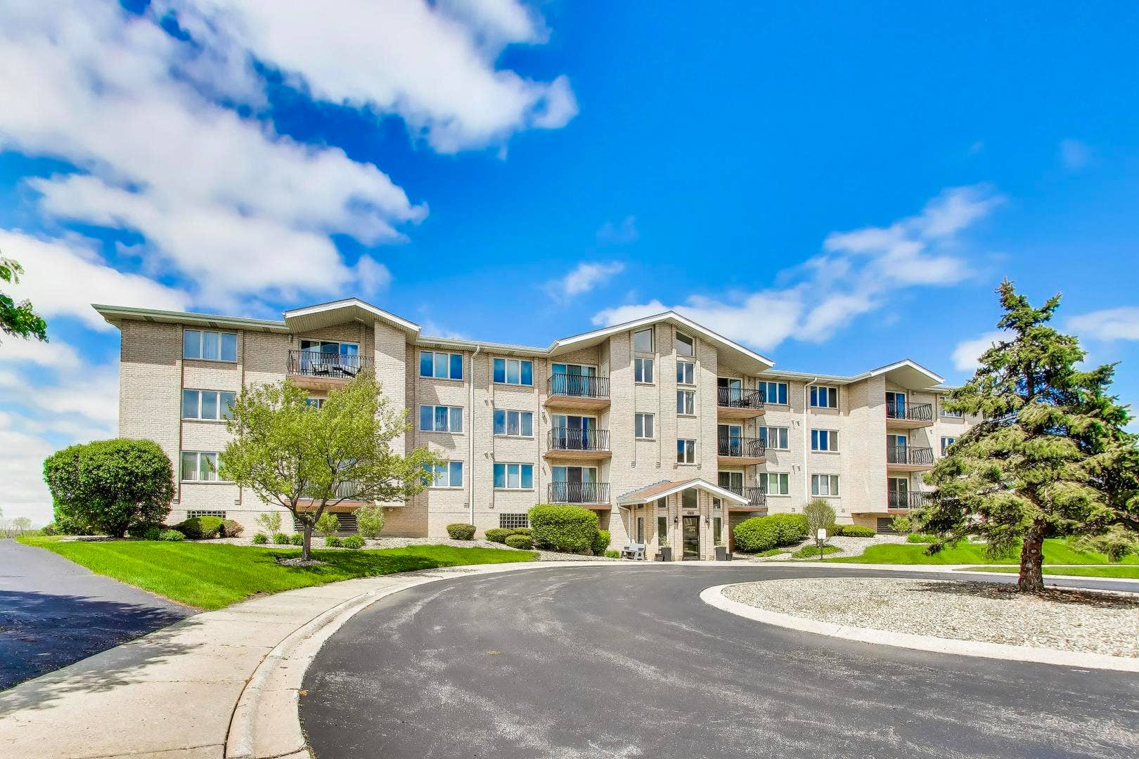 9750 Koch Court, #2F, Orland Park, IL 60467 9750 Koch Court, #2F, Orland Park, IL 60467