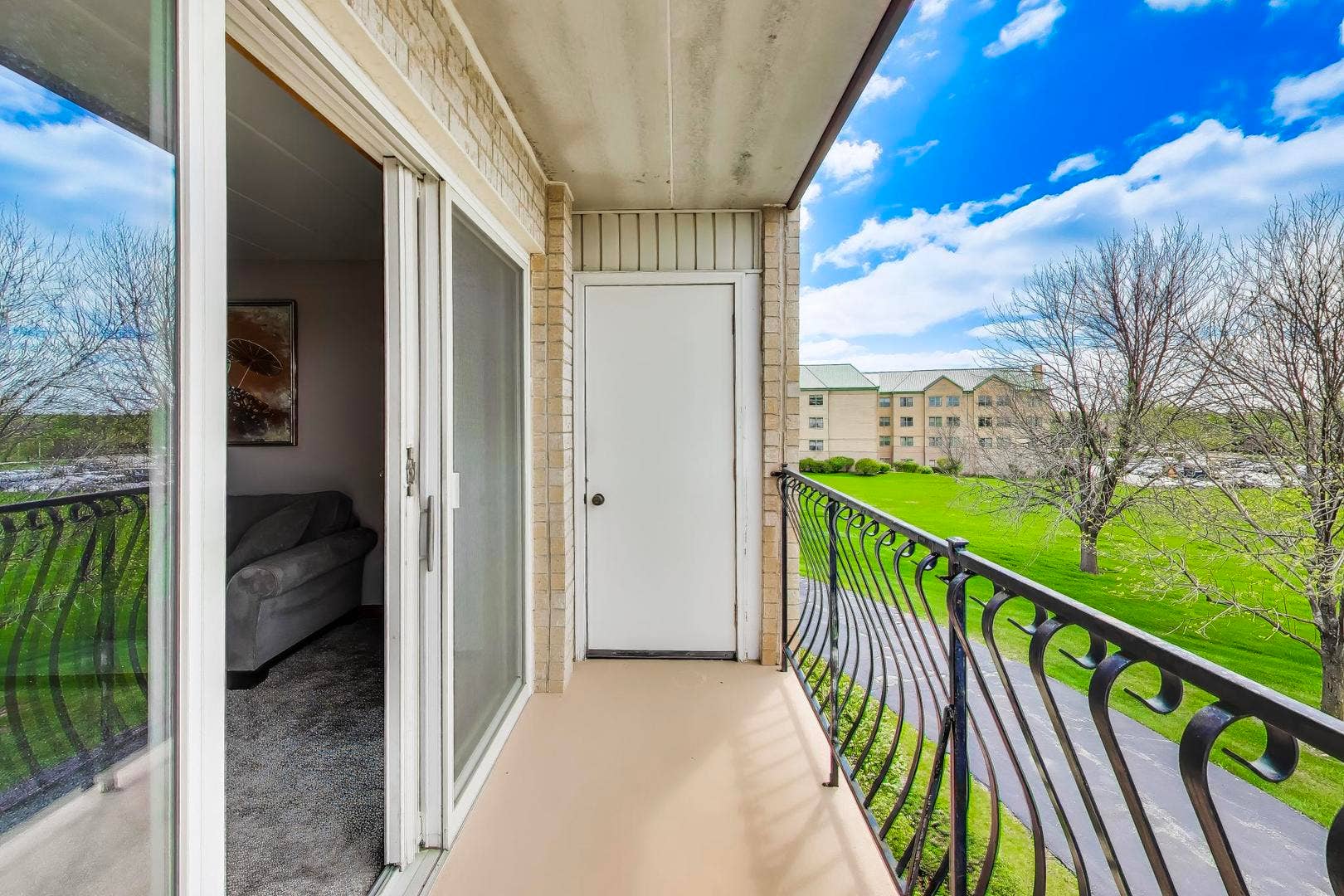 9750 Koch Court, #2F, Orland Park, IL 60467 9750 Koch Court, #2F, Orland Park, IL 60467