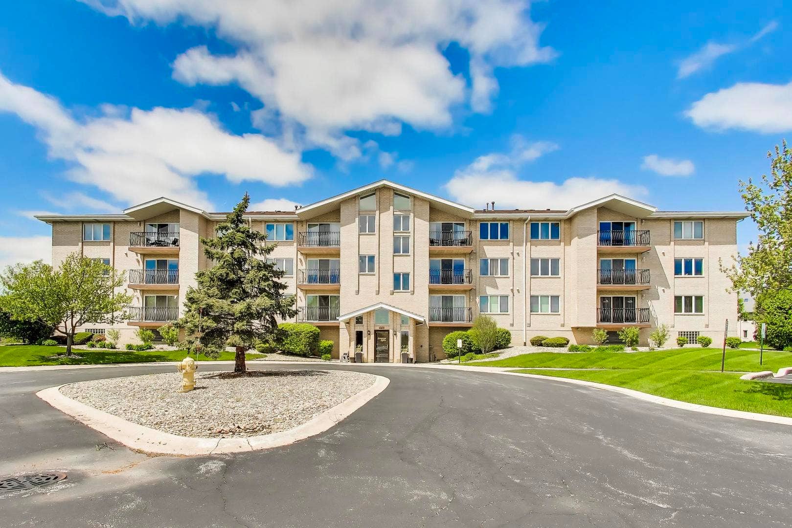 9750 Koch Court, #2F, Orland Park, IL 60467 9750 Koch Court, #2F, Orland Park, IL 60467