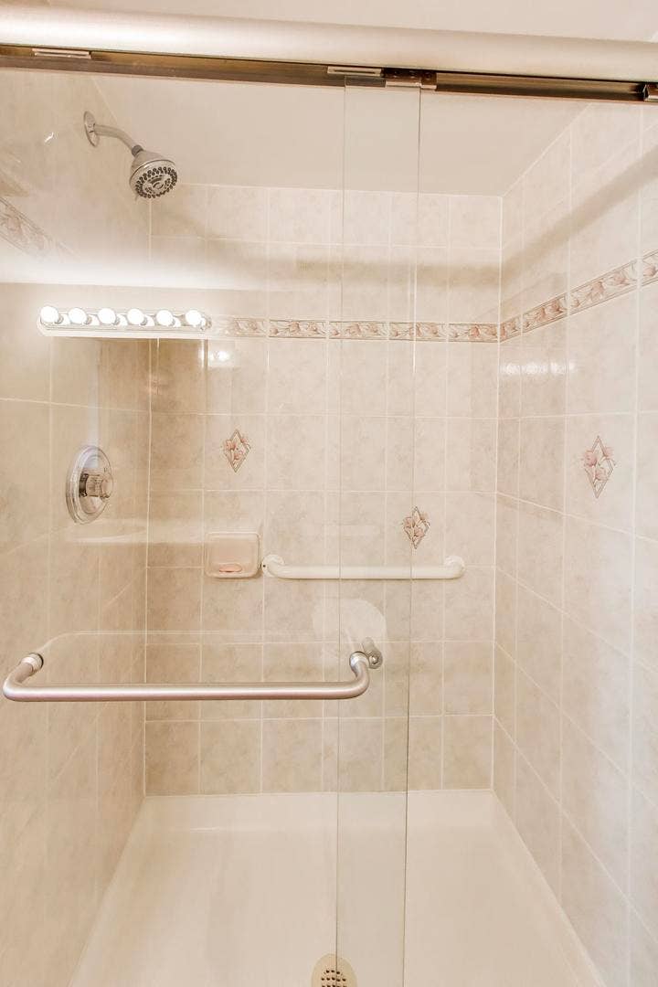 9750 Koch Court, #2F, Orland Park, IL 60467 9750 Koch Court, #2F, Orland Park, IL 60467
