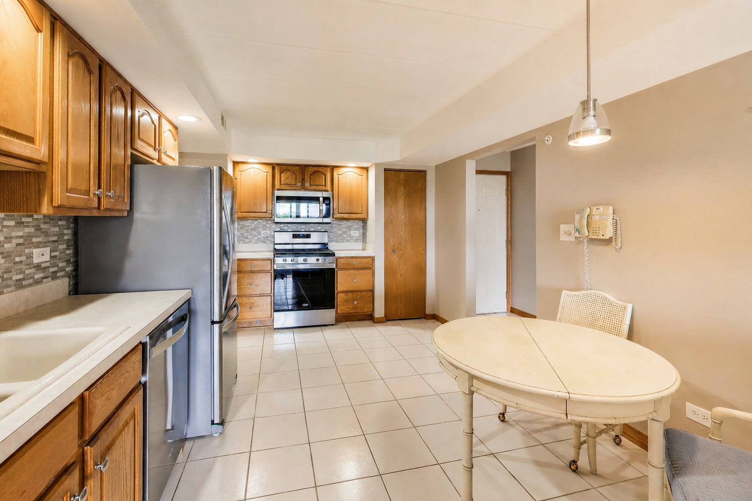 9750 Koch Court, #2F, Orland Park, IL 60467 9750 Koch Court, #2F, Orland Park, IL 60467