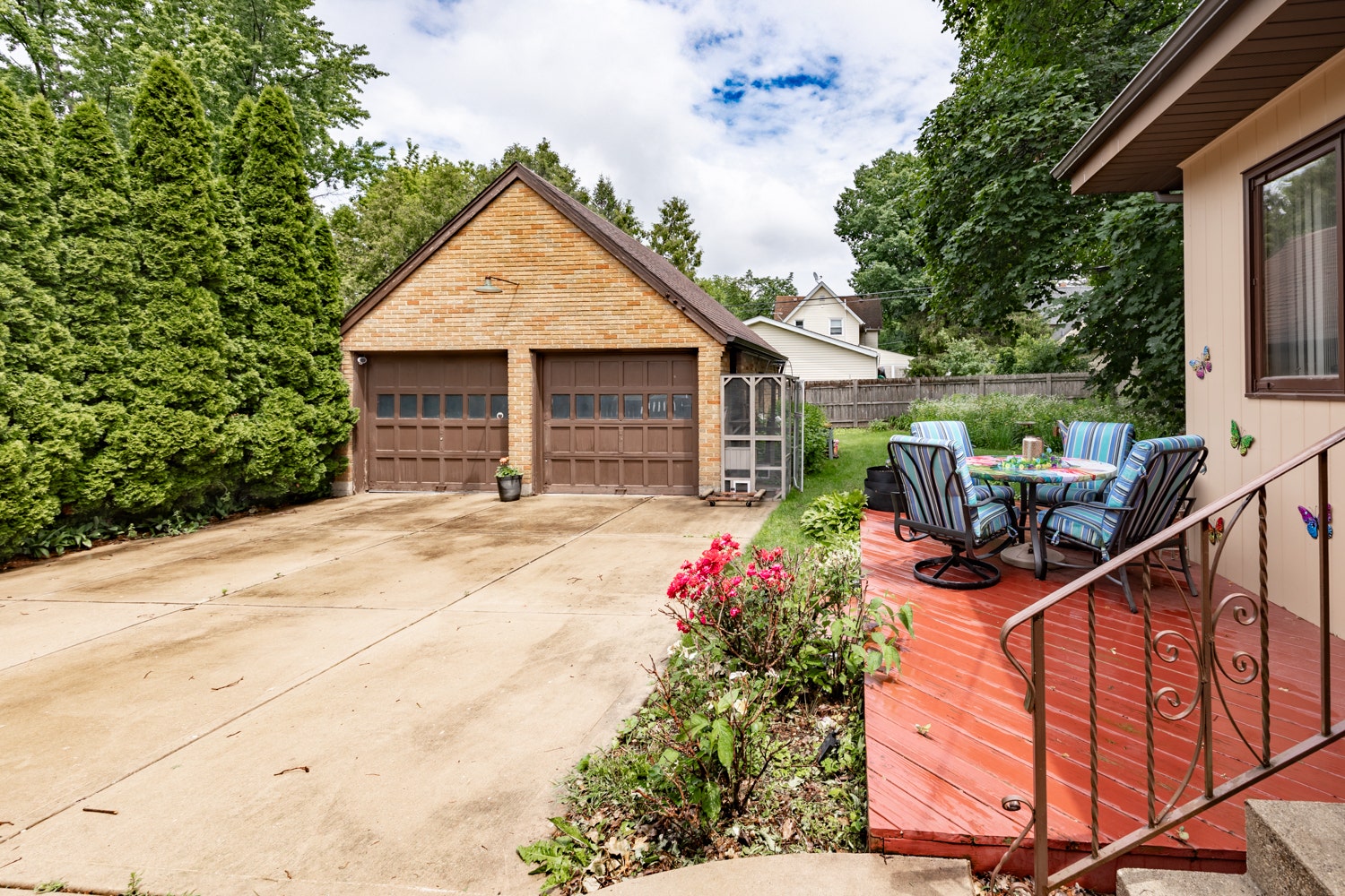 725 Augusta Avenue, Elgin, IL 60120