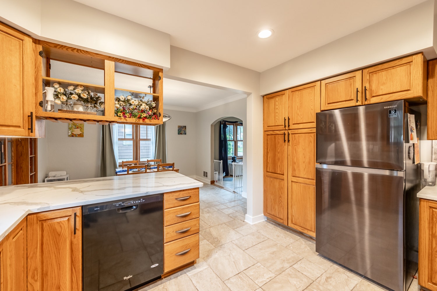 725 Augusta Avenue, Elgin, IL 60120