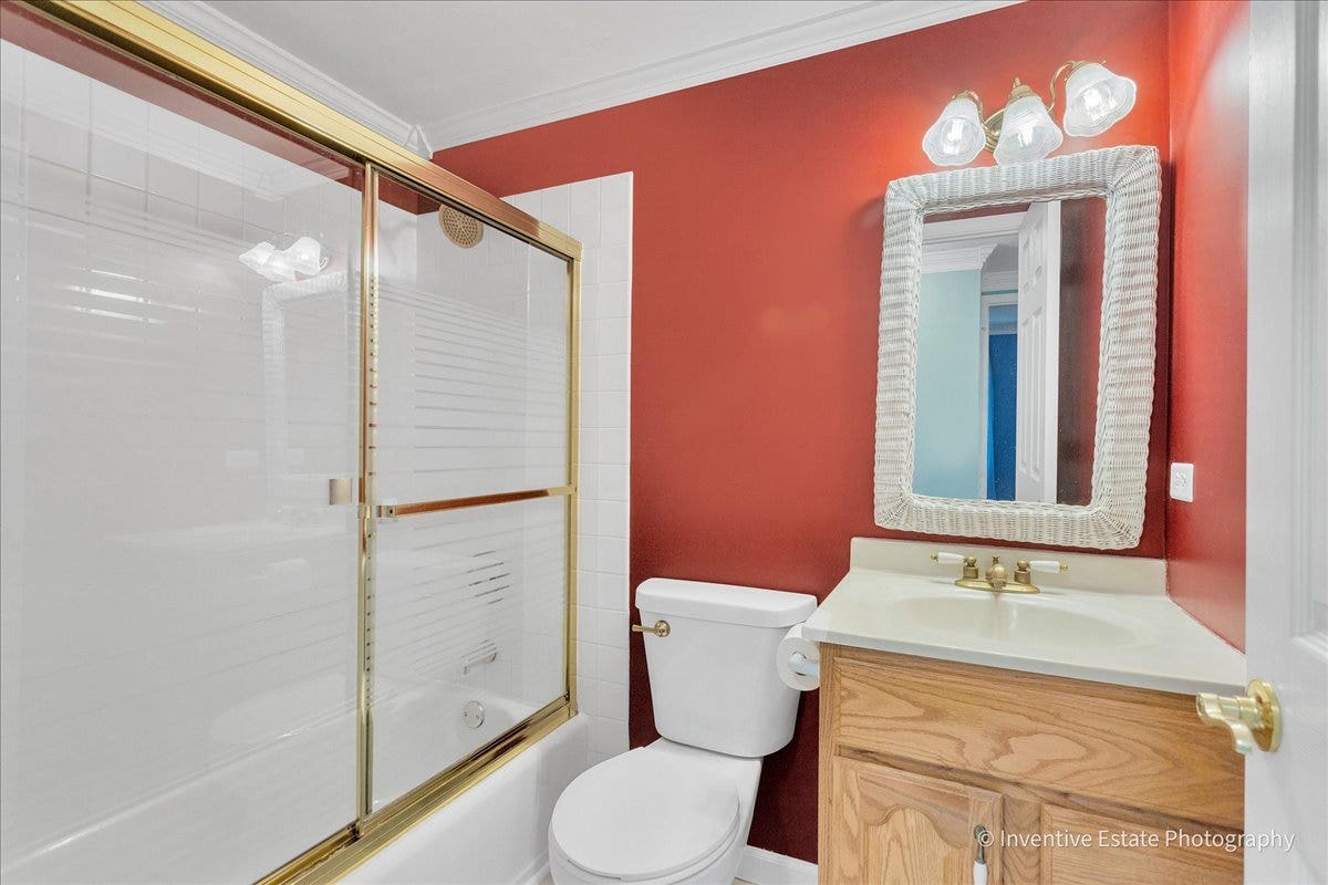 226 Lincolnshire Court, Bolingbrook, IL 60440 The master bath is surrounded be the three bedroom