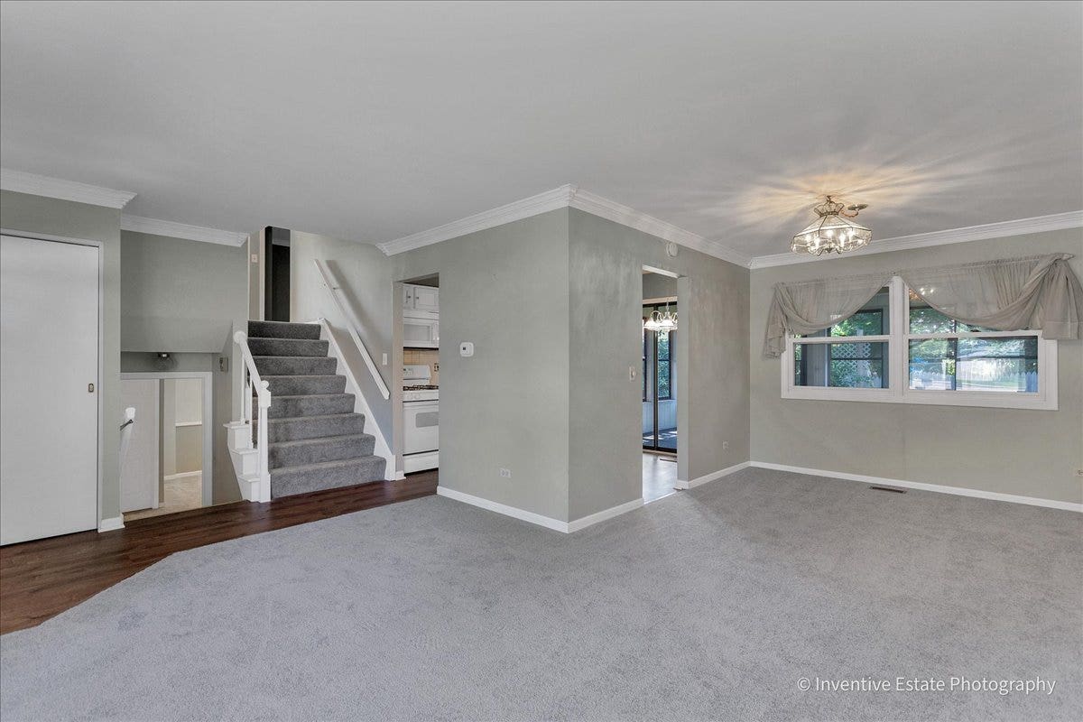 226 Lincolnshire Court, Bolingbrook, IL 60440 Open floor plan coordinates living room, dining ro
