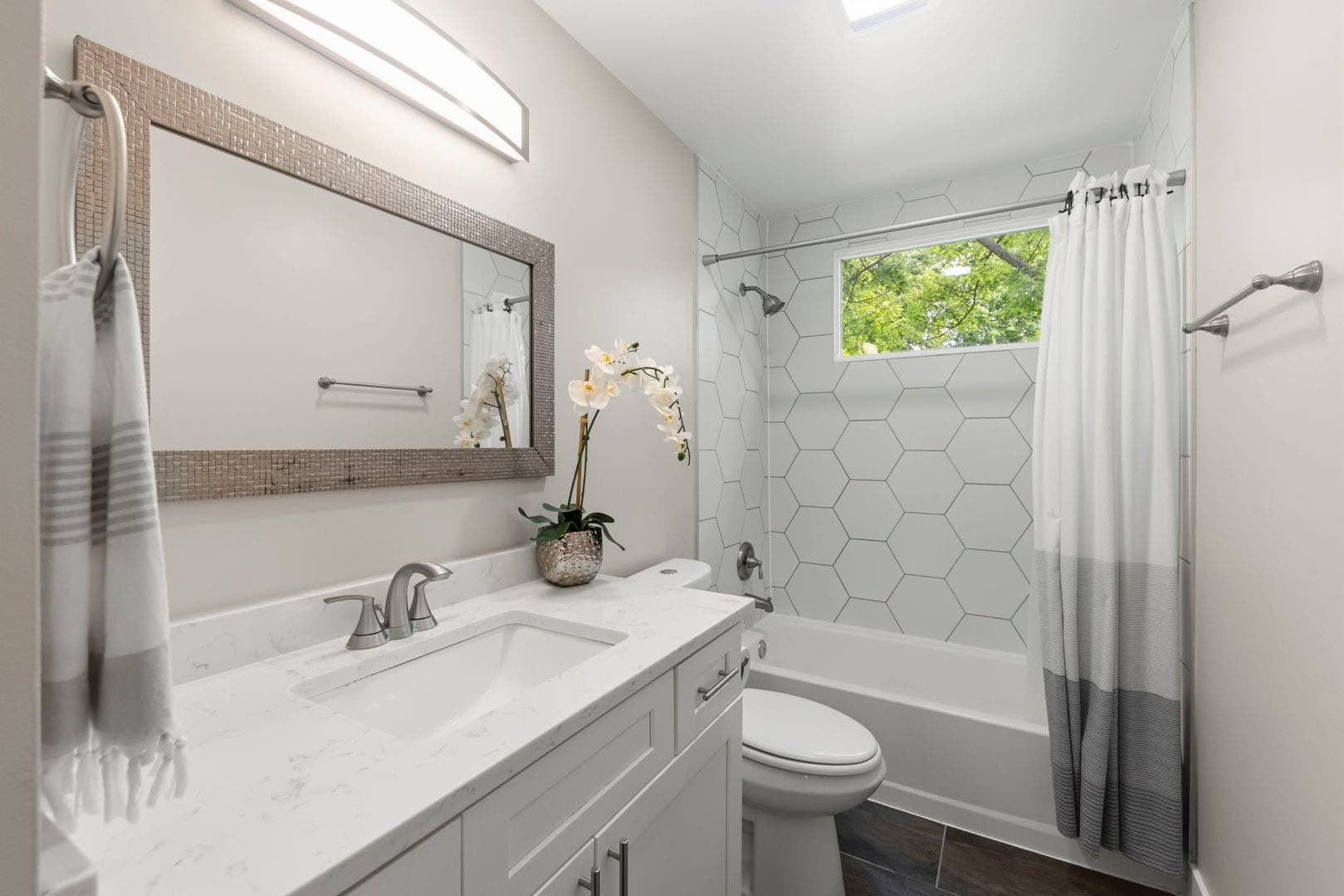 6029 Grand Avenue, Downers Grove, IL 60516