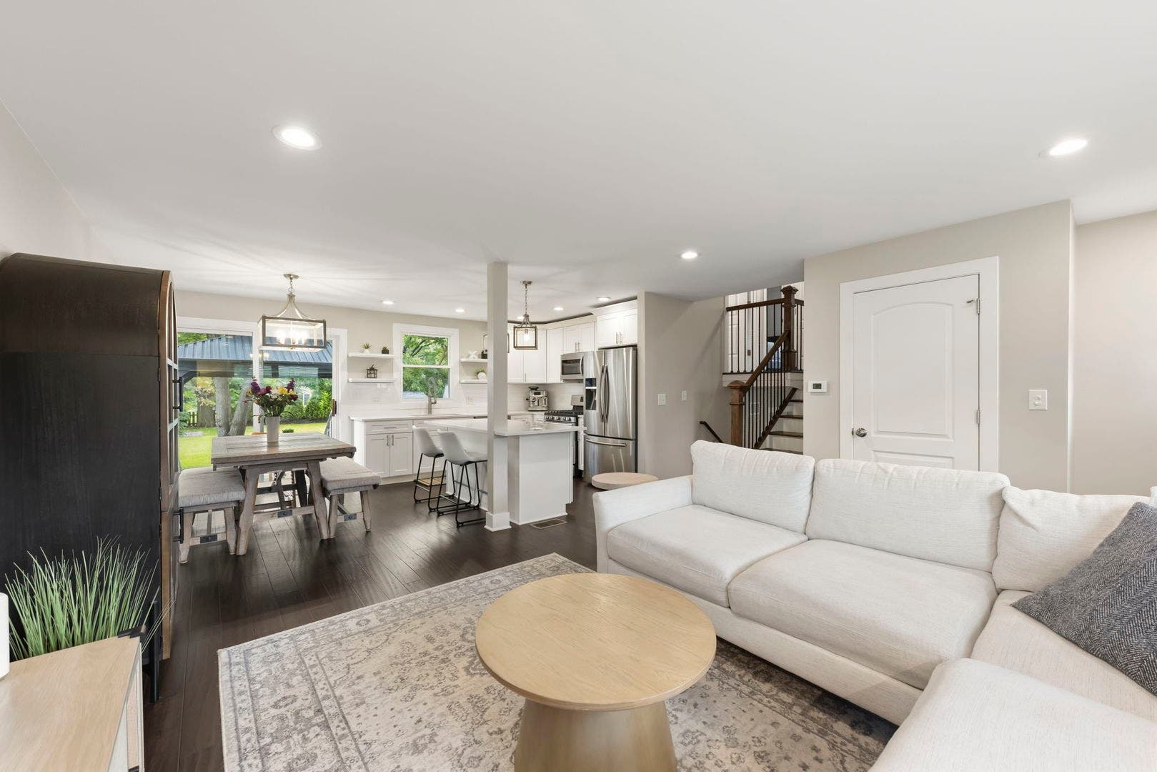 6029 Grand Avenue, Downers Grove, IL 60516