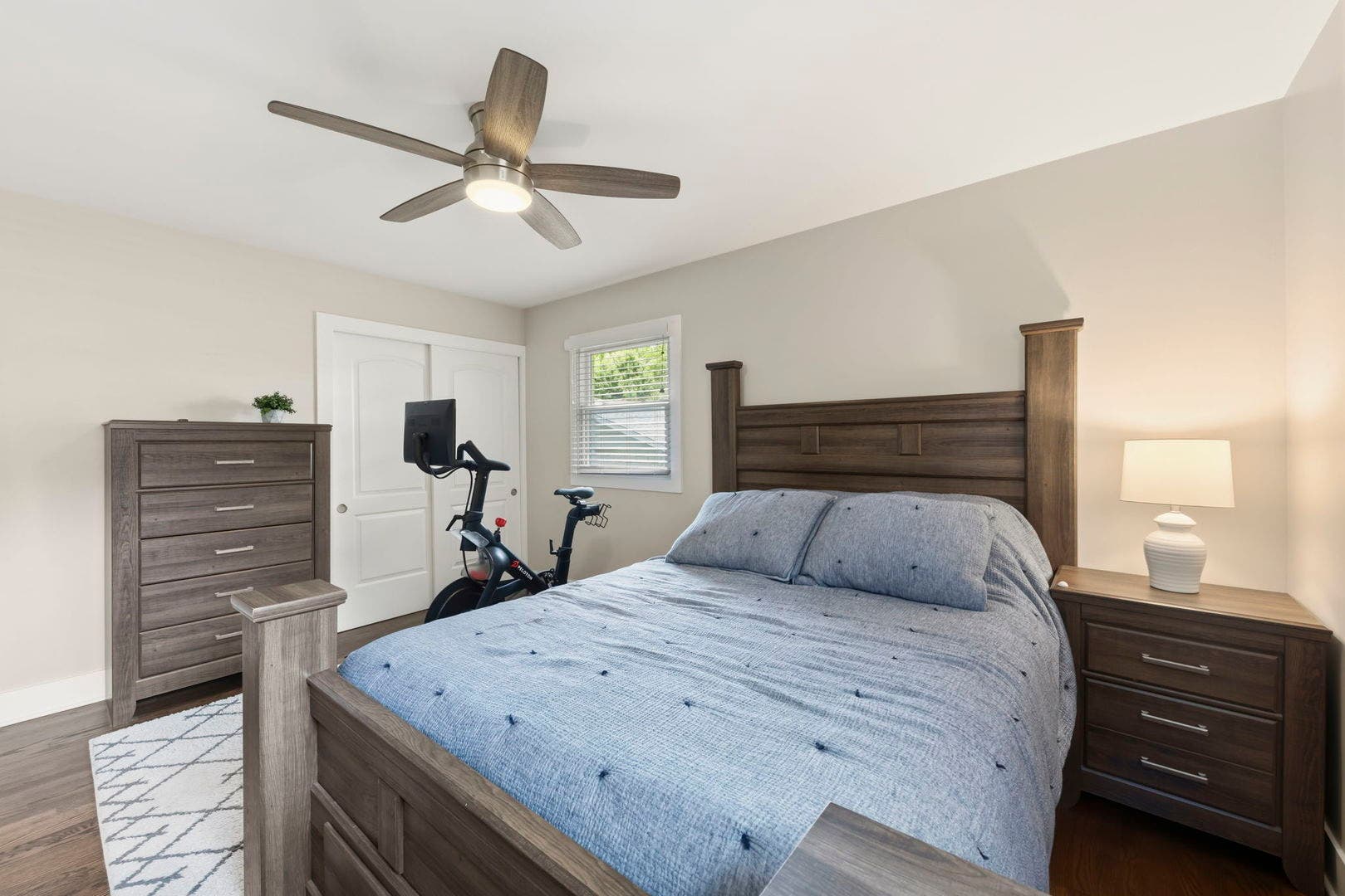 6029 Grand Avenue, Downers Grove, IL 60516