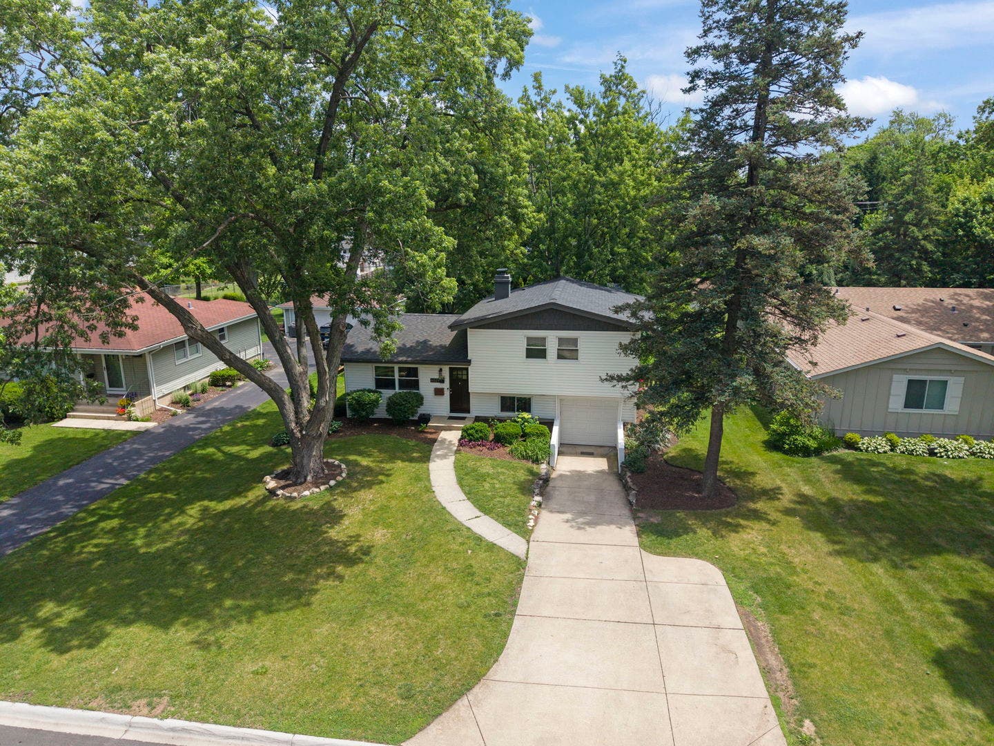 6029 Grand Avenue, Downers Grove, IL 60516