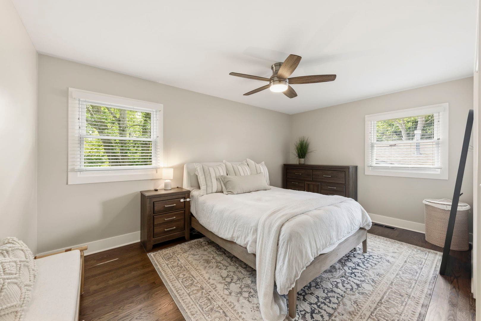 6029 Grand Avenue, Downers Grove, IL 60516