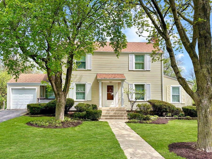Property photo for 1319 Bunker Avenue, Flossmoor, IL