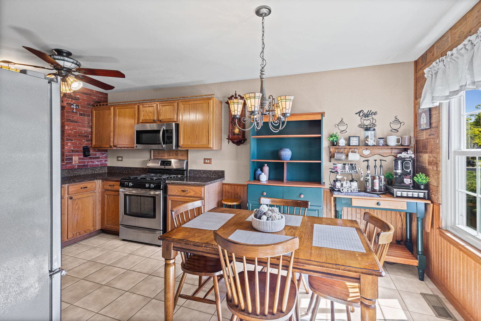 1006 Lindsay Street, Joliet, IL 60431