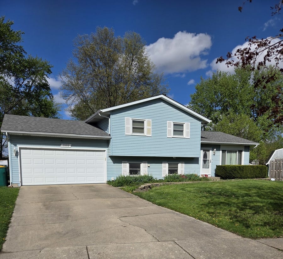 Property photo for 1002 Loren Drive, Joliet, IL