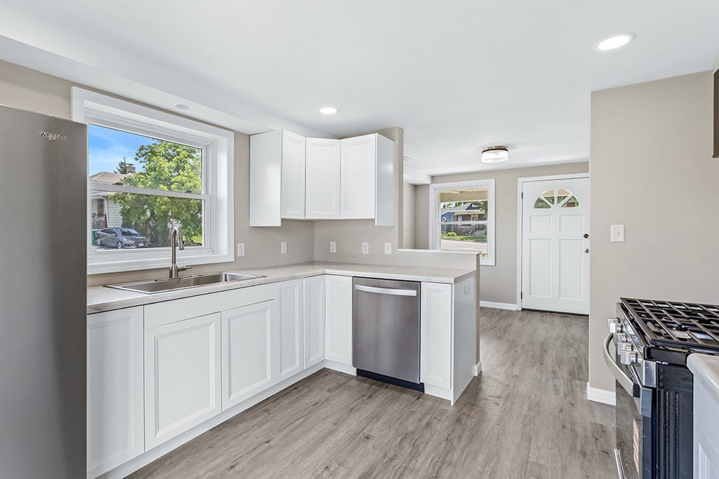 521 Mccarthy Road, Lemont, IL 60439 521 Mccarthy Road, Lemont, IL 60439