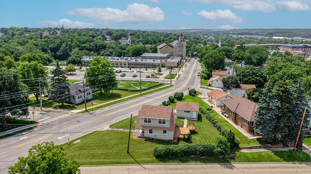 521 Mccarthy Road, Lemont, IL 60439 521 Mccarthy Road, Lemont, IL 60439