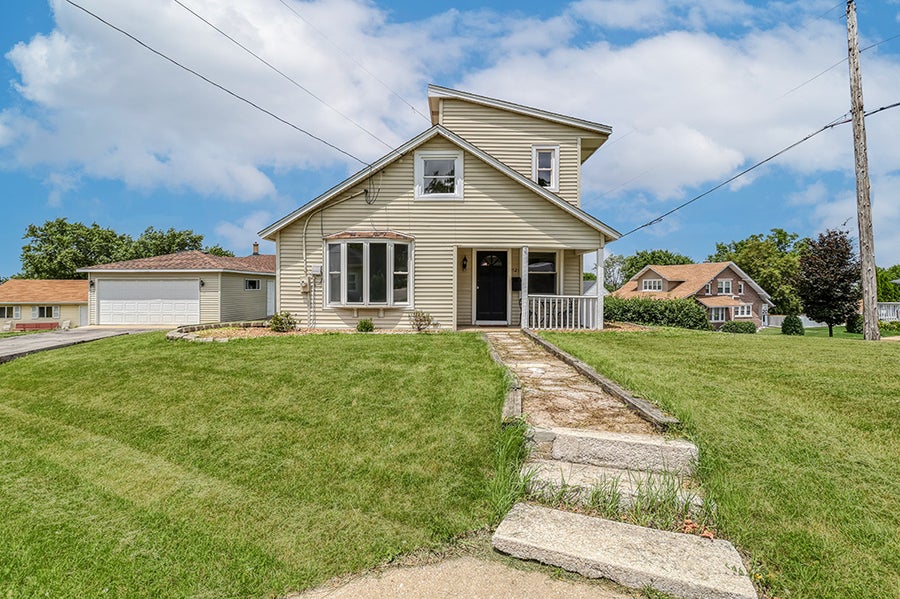 Property photo for 521 Mccarthy Road, Lemont, IL