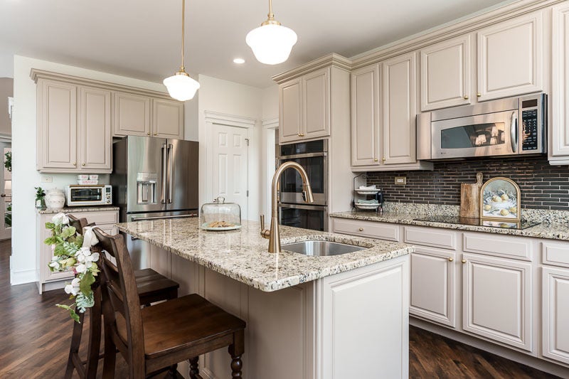 3515 TOURNAMENT Drive, Elgin, IL 60124 3515 TOURNAMENT Drive, Elgin, IL 60124