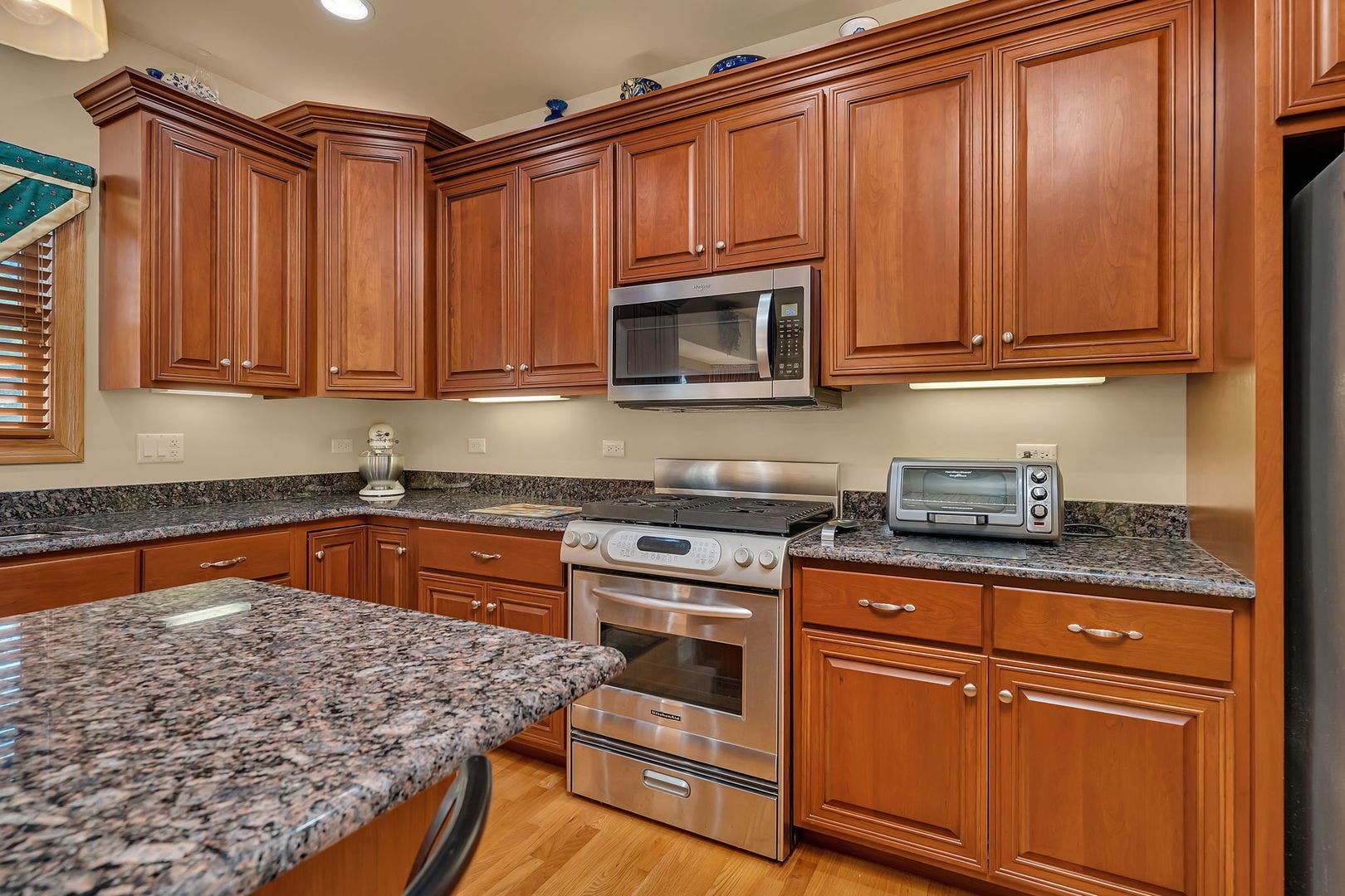 529 E Hunter Lane, Minooka, IL 60447 KITCHEN