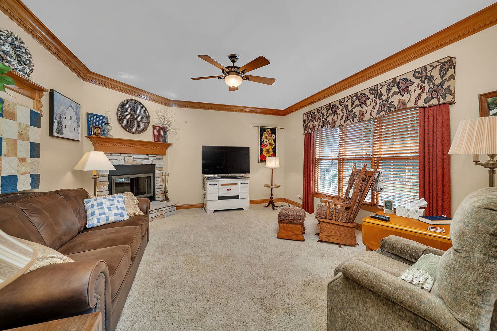 529 E Hunter Lane, Minooka, IL 60447 529 E Hunter Lane, Minooka, IL 60447