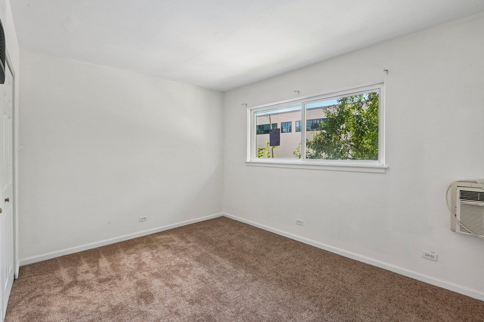 2220 Arbor Circle, #25, Downers Grove, IL 60515 2220 Arbor Circle, #25, Downers Grove, IL 60515