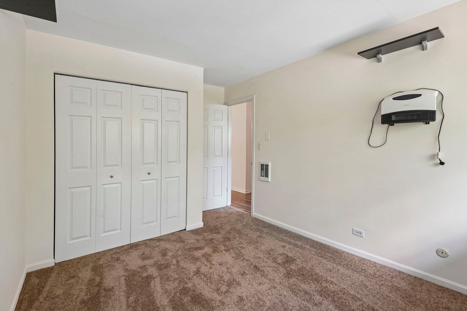 2220 Arbor Circle, #25, Downers Grove, IL 60515 2220 Arbor Circle, #25, Downers Grove, IL 60515