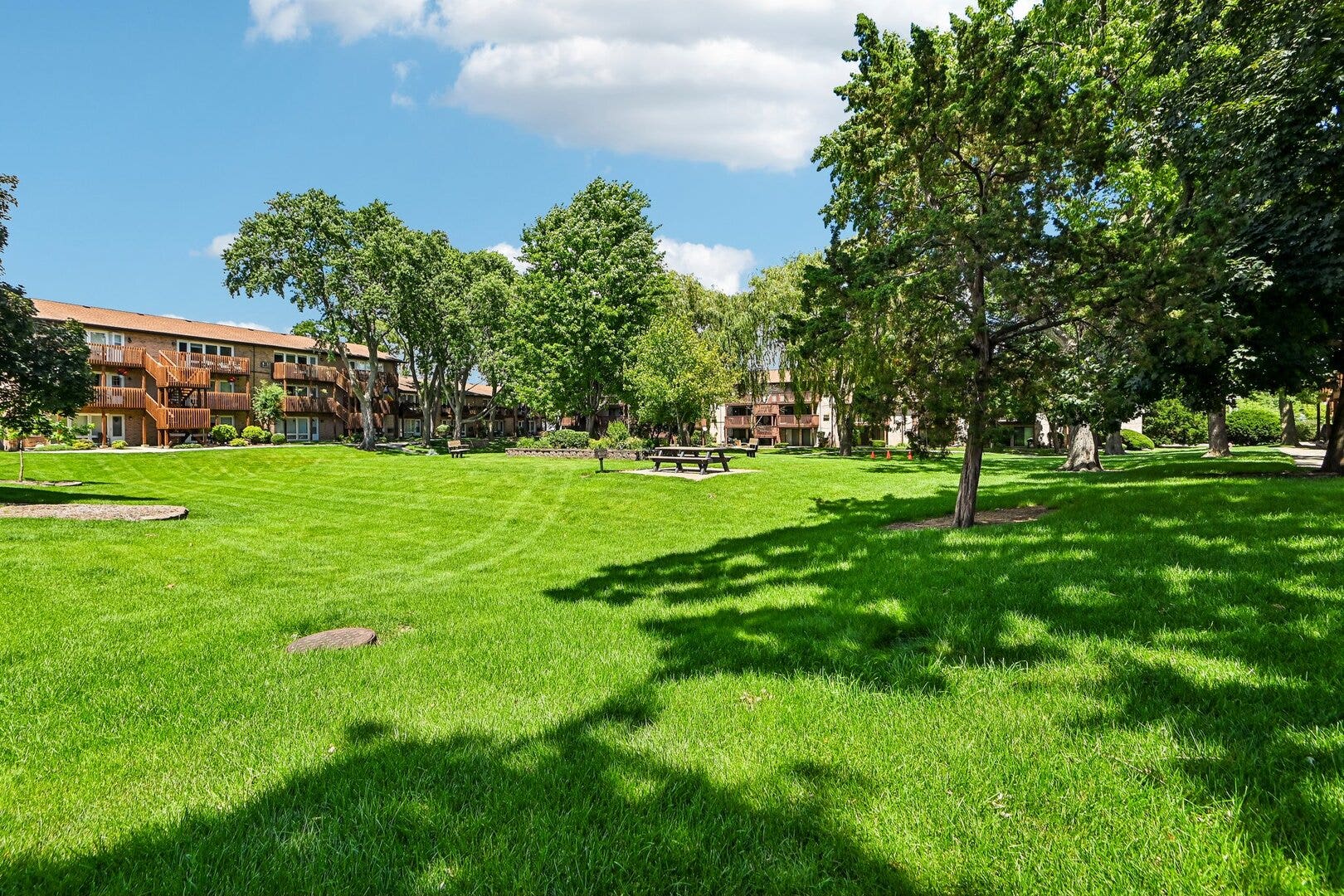 2220 Arbor Circle, #25, Downers Grove, IL 60515 2220 Arbor Circle, #25, Downers Grove, IL 60515