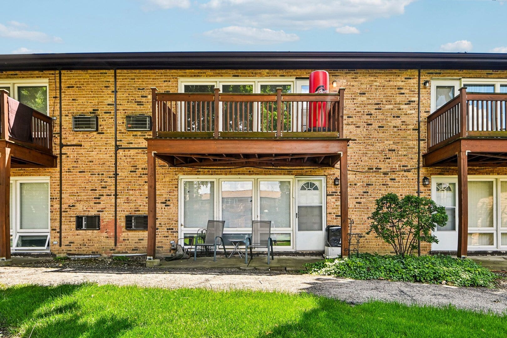 2220 Arbor Circle, #25, Downers Grove, IL 60515 2220 Arbor Circle, #25, Downers Grove, IL 60515