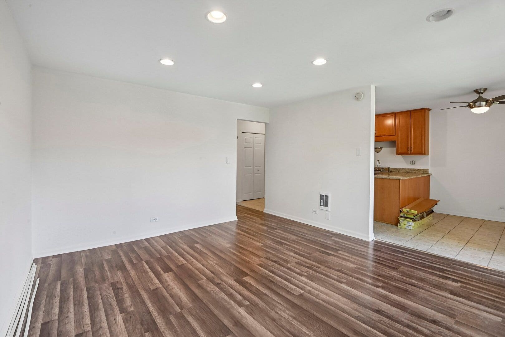 2220 Arbor Circle, #25, Downers Grove, IL 60515 2220 Arbor Circle, #25, Downers Grove, IL 60515