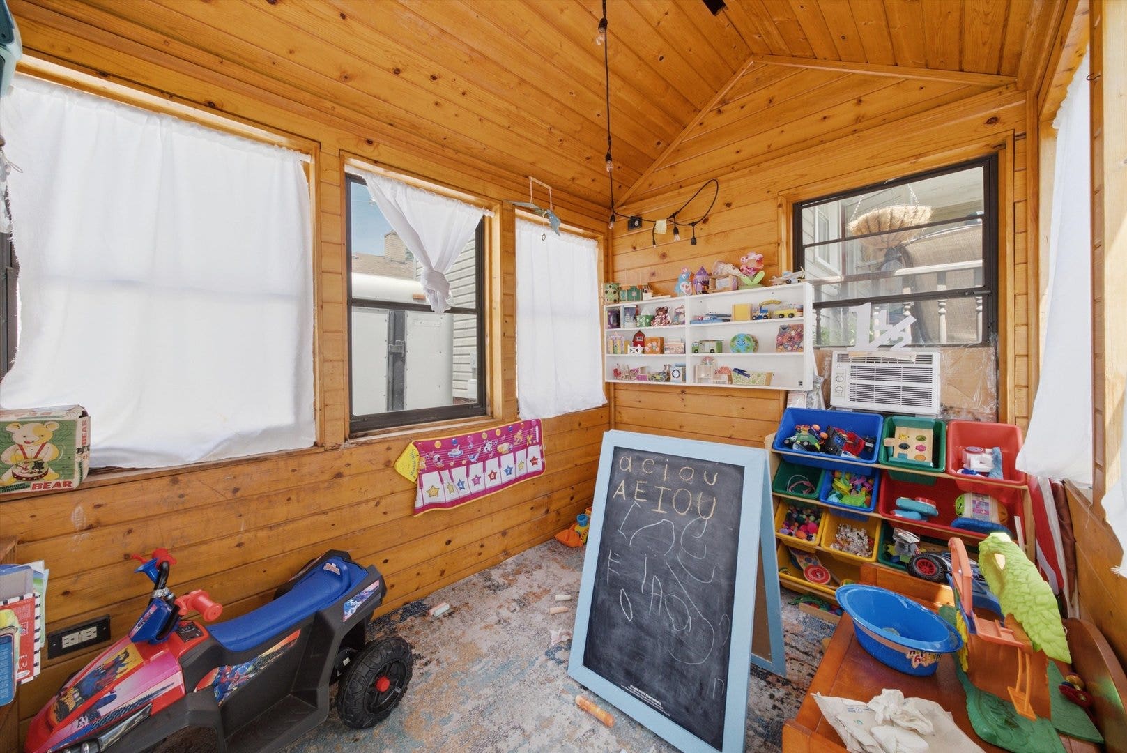 1103 Kelly Avenue, Joliet, IL 60435